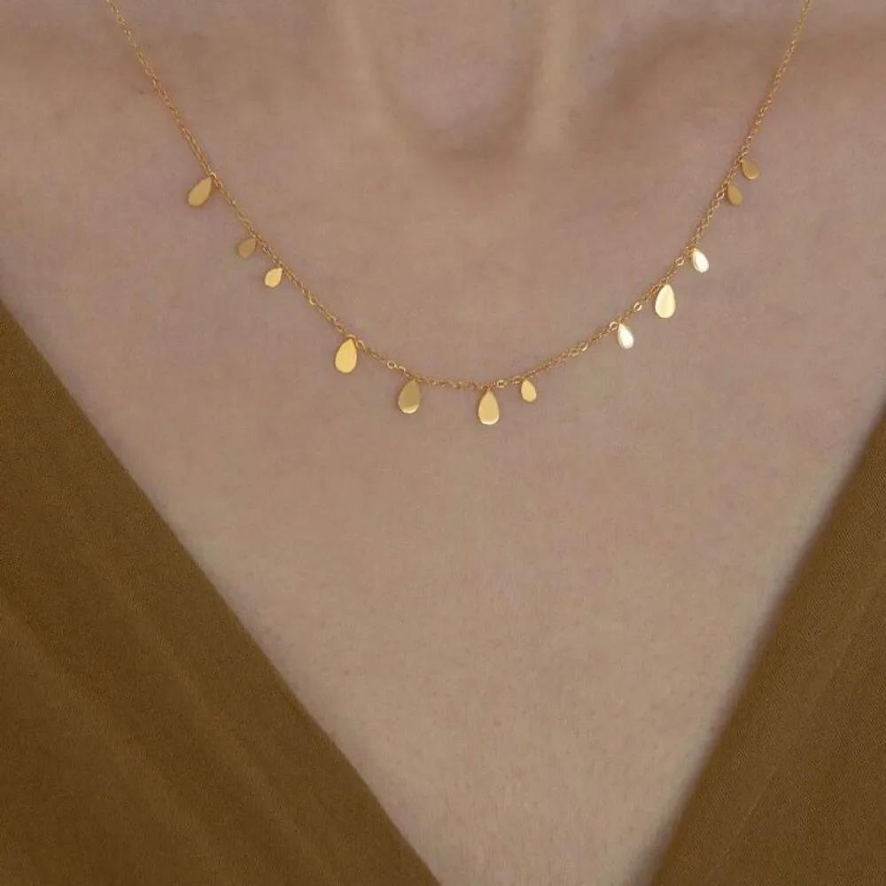 18K Gold Plated Dainty Tassel Necklace with Teardrop Shaped Gold Petals